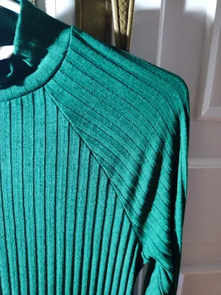 Vestido largo verde de canalé