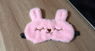 Antifaz de dormir suave con orejas de conejo