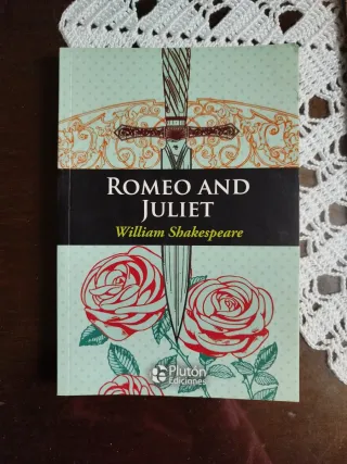 ROMEO AND JULIET (ENGLISH CLASSIC BOOKS)