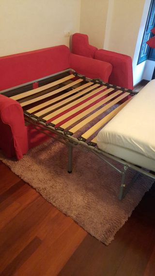 Divano letto francese rosso IKEA 120cm con slatted frame