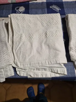 4 Asciugamani Viso Bianchi