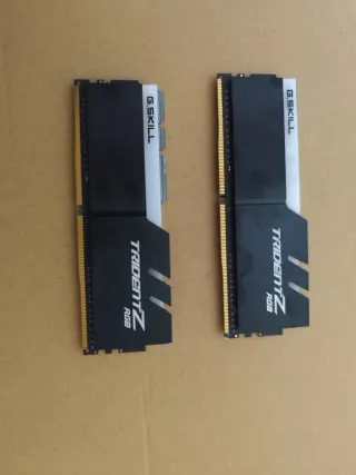 Memoria RAM 32 gigas G.Skill  DDR4 4400 MHz Triden