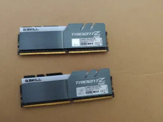 Memoria RAM 32 gigas G.Skill  DDR4 4400 MHz Triden