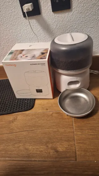 Comedero automatico Feelneedy gatos 3L