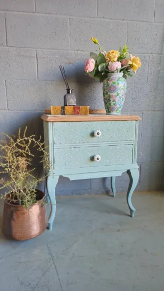 Mesita de noche francesa