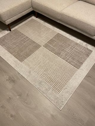 Alfombra gráfica beige y gris