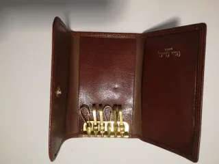 Billetera, Monedero y Llavero de piel. 9