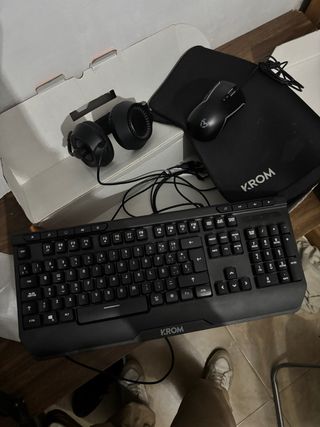 Pacchetto Gaming Krom: Tastiera, Mouse e Cuffie
