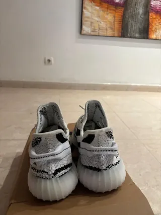 Adidas Yeezy Boost 350 V2 Zebra
