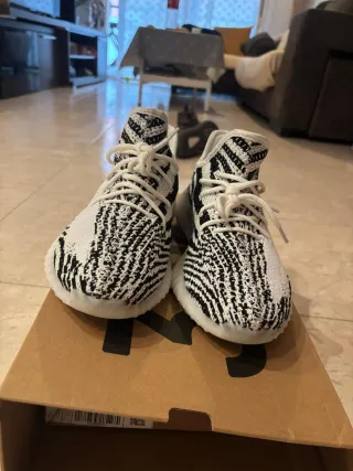 Adidas Yeezy Boost 350 V2 Zebra