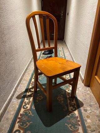 Silla de madera maciza