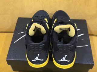 Jordan 4 Thunder Amarillo talla 45