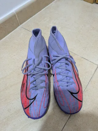 Botas césped artificial Nike Mercurial