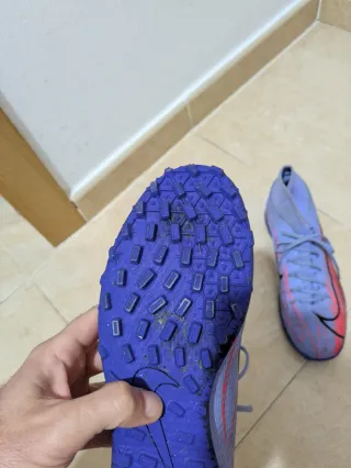 Botas césped artificial Nike Mercurial