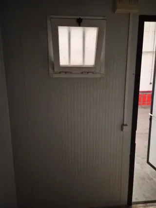 Caseta obra con WC y lavabo