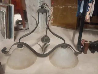 Lampadario in metallo e vetro