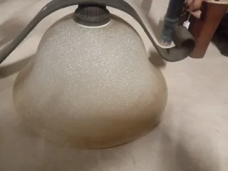 Lampadario in metallo e vetro