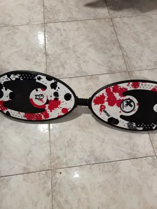 Patín doble con diseño de salpicaduras