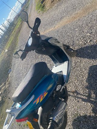 Kymco 49cc Scooter Automática