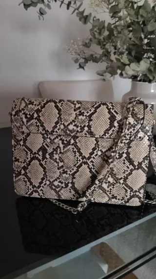 Bolso Stradivarius. Sin Estrenar