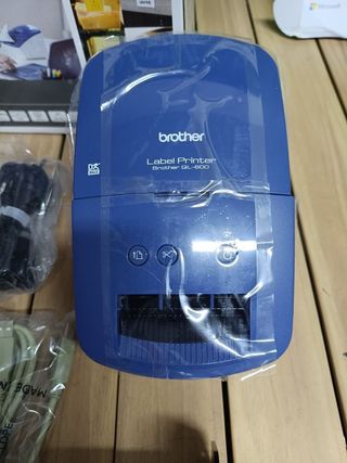 Brother QL600B.Impresora de Etiquetas Profesional con tecnología térmica Directa