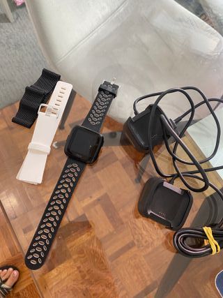 Fitbit Reloj Inteligente Negro y Blanco