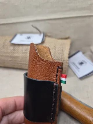 Custodia Opinel 9 cuoio orizzontale su cintura