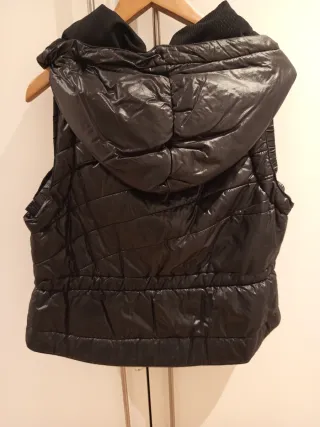 Chaleco deportivo Reebok mujer.