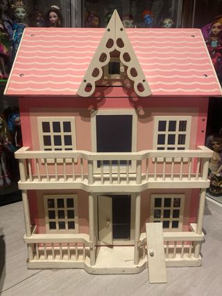 Urge venta!!  Casa Muñecas y Armarios Monster High