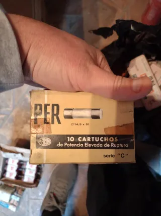 Lote de bastantes Fusibles Potencia Elevada