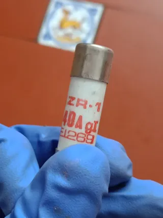 Lote de bastantes Fusibles Potencia Elevada