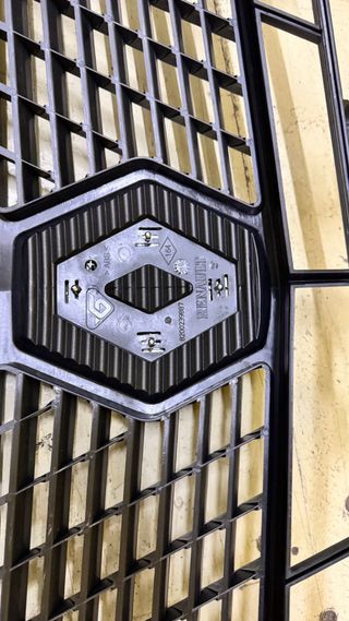 Parrilla Delantera Renault Mascot