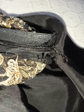 Vestido fiesta negro y dorado Talla 42