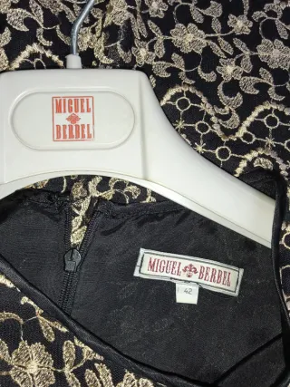 Vestido fiesta negro y dorado Talla 42