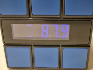 Radio Despertador Cubo Rubik