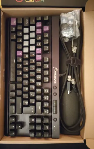 Corsair K65 LUX RGB Teclado Mecánico