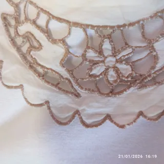 Mantel individual bordado