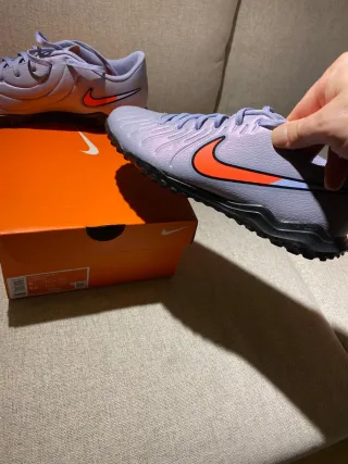 Botas Nike Tiempo Turf Hombre. Talla 41