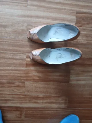 Bolso piel El Caballo marrón claro. Zapatos Mondi.