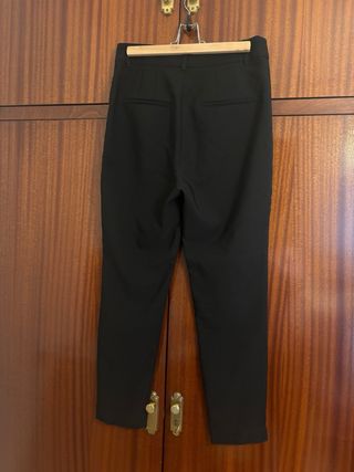 Pantalón negro elegante