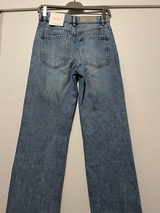 Pantalón ancho Stradivarius con pedrería