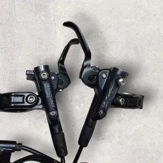 Shimano Deore 6120 4 pistones