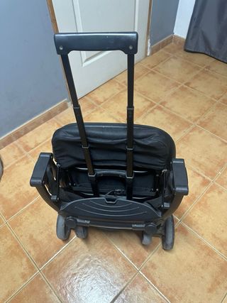 Silla de paseo ligera rosa y negra