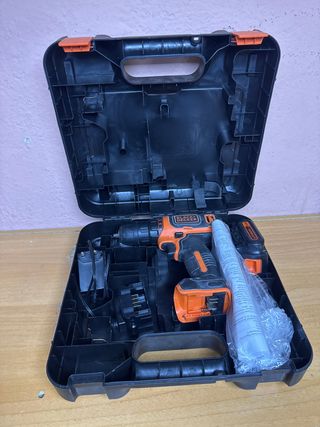 38.) Atornillador Black & Decker BDC12