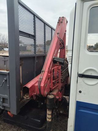 camion 3500kg con pluma