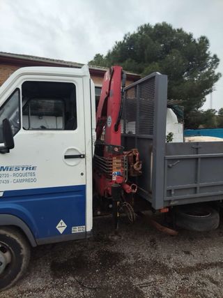 camion 3500kg con pluma