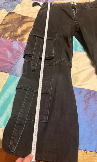 Pantalón cargo Bershka negro mujer