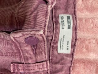 Vaqueros Bershka rosas talla S