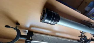 Telescopio con trípode y accesorios