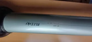 Telescopio con trípode y accesorios